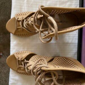 WOMEN SHOES